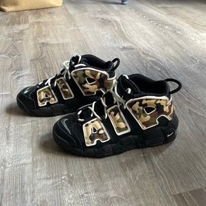 Nike Air More Uptemp 96 camo youth size 4.5
